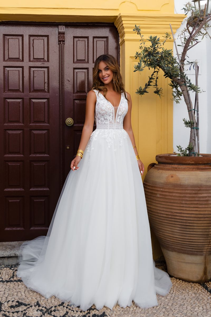 Wedding Gown – Sara The Dressmaker